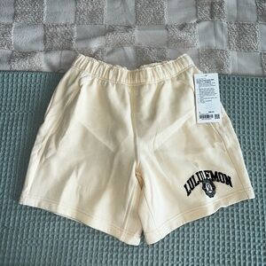 Lululemon Oversized MR 7” Graphic
Size Small